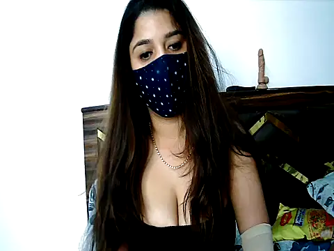 Gloie4u live cam on StripChat