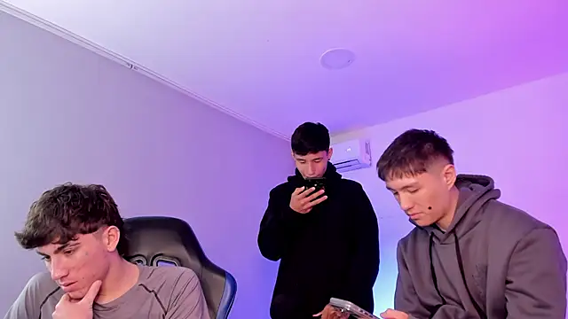 Handsomeboyss19 webcam