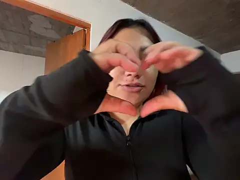 lucyheart_8 webcam