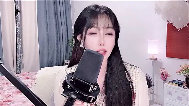 Laura_520 webcam