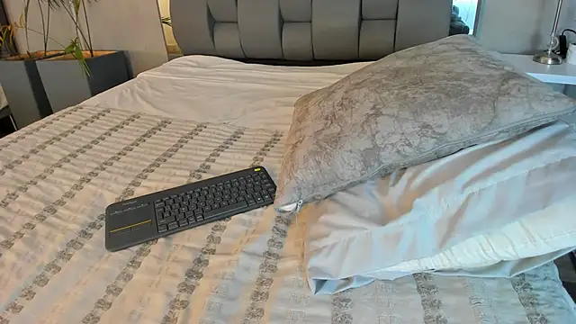 Charlie___Musk webcam