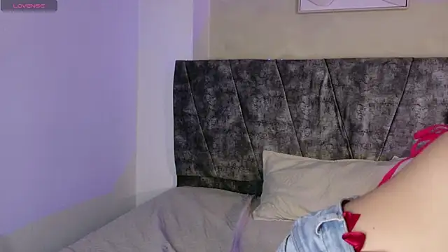 MadisonCollinss_ webcam
