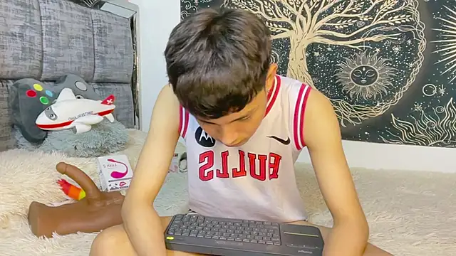 Bldavioro45 - Male webcam sex chat