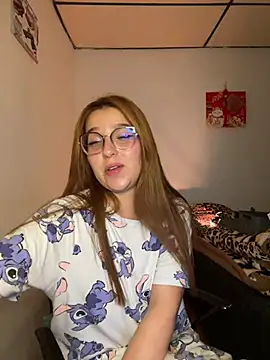 CoraVibes live cam on StripChat