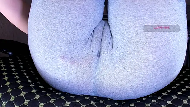 Cameltoe_squirt_inPants webcam