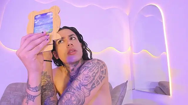 ArohomLester_ webcam