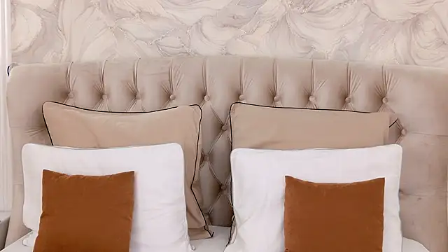 milaleoneli webcam