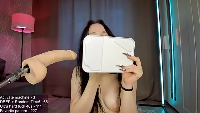 Juicy_Vikki live cam on StripChat