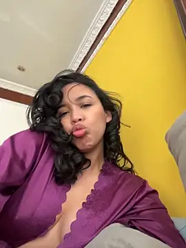 esmerald_1111 - Esmerald_1111's free webcam - UK Sex Cams