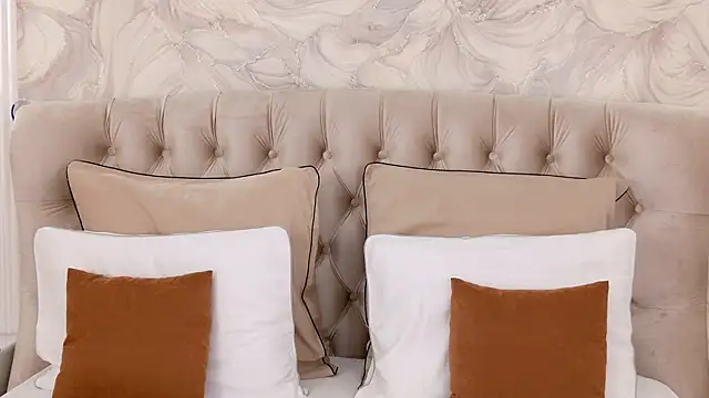 milaleoneli webcam
