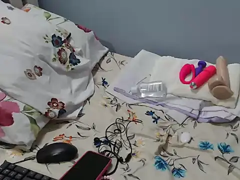 Naughty_kitten0 webcam