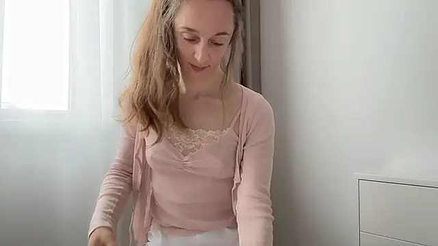 ShySchoolGirl webcam