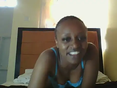 Ellaa_doll webcam