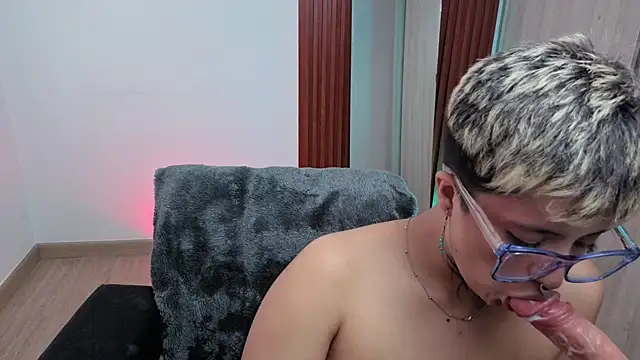 Rebeka-baker webcam