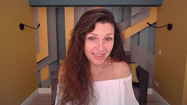 Watch EllaLong live on EroticFlix - High definition streams