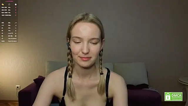 hongtomczak (F young) - flash panties