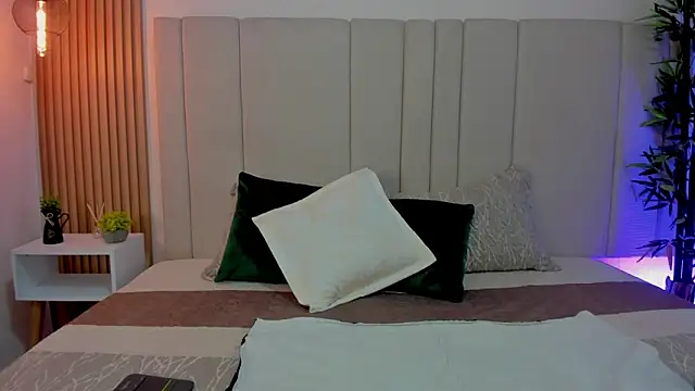 Victoria_Rosee webcam