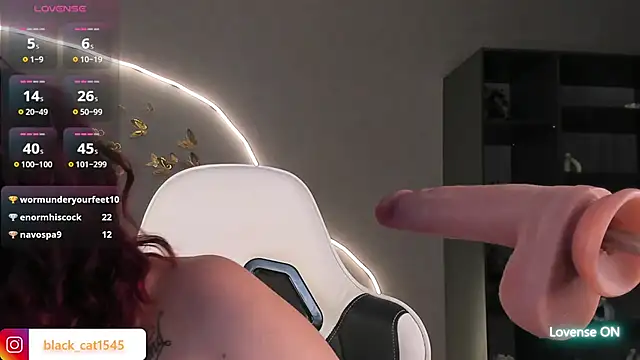 kittyhardfucks live cam on StripChat