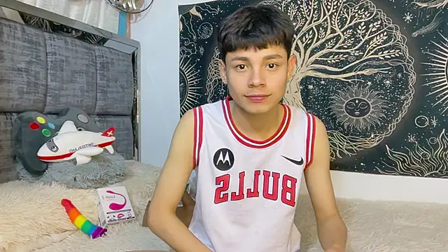 Bldavioro45 - Male webcam sex chat