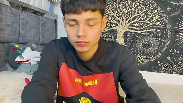Bldavioro45 - Male webcam sex chat