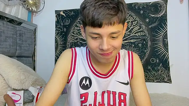 Bldavioro45 - Male webcam sex chat