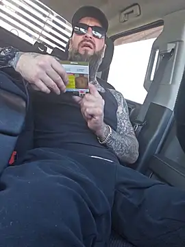 Beardedtattood webcam