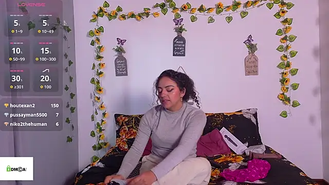 emiily_curly webcam