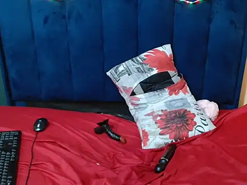 HotCreamyTea webcam