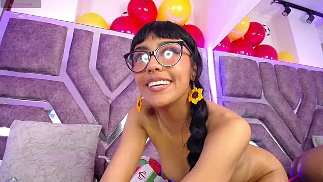 Watch Violett_Gardenn live on EroticFlix - High definition streams