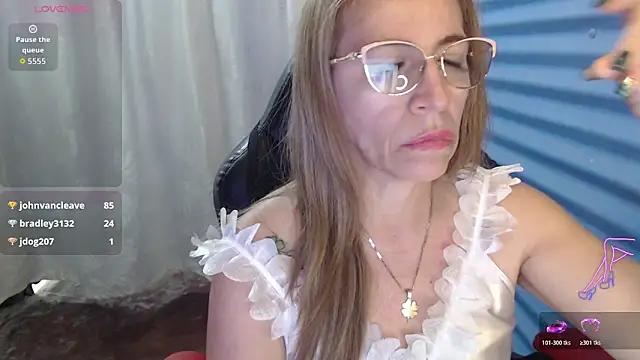 Chayla_Ruiz live cam on StripChat