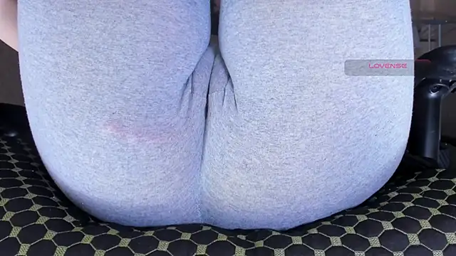 Cameltoe_squirt_inPants webcam