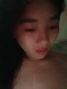 HeresThuy22 webcam