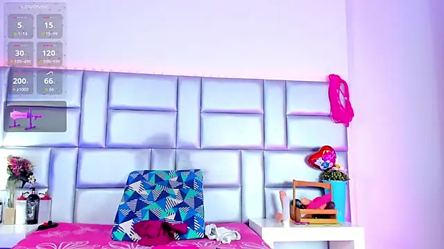 LovelyNickii webcam