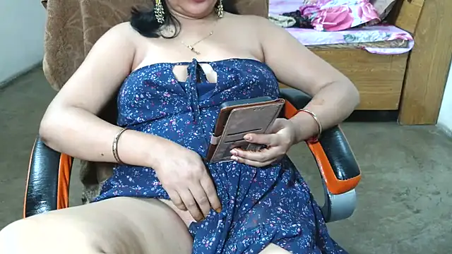 Cute_Mahi22 webcam