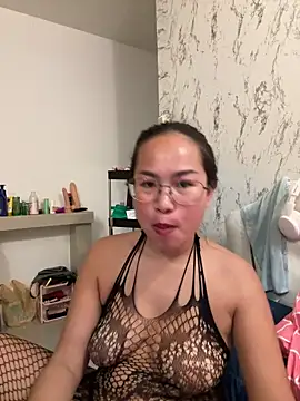 Ponthip live sex cam