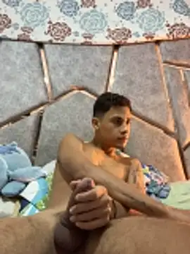 Luxury_Guy live sex cam