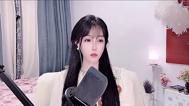 Laura_520 webcam