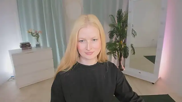 Laly_Peach webcam