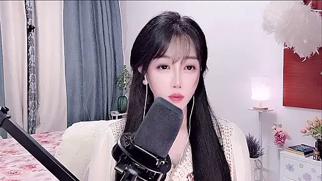 Laura_520 webcam