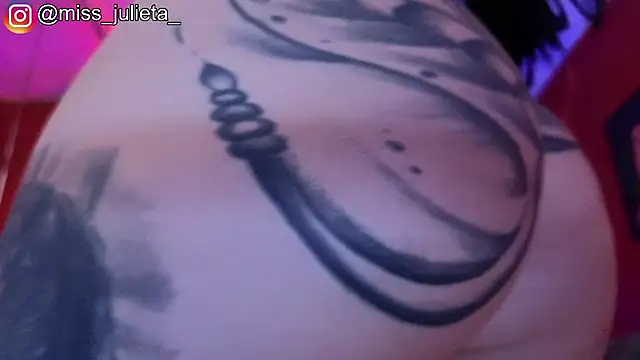 Julieta_Russell webcam