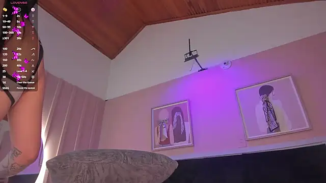 elodie_walker webcam