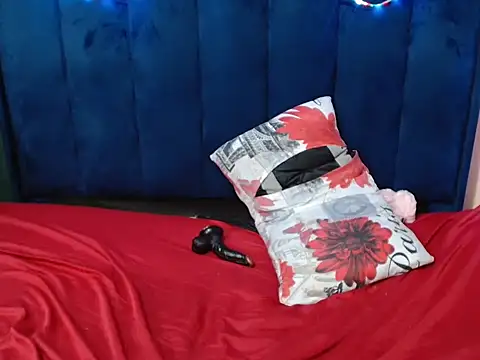 HotCreamyTea webcam