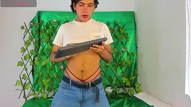 E_R_O_S_ live cam on StripChat