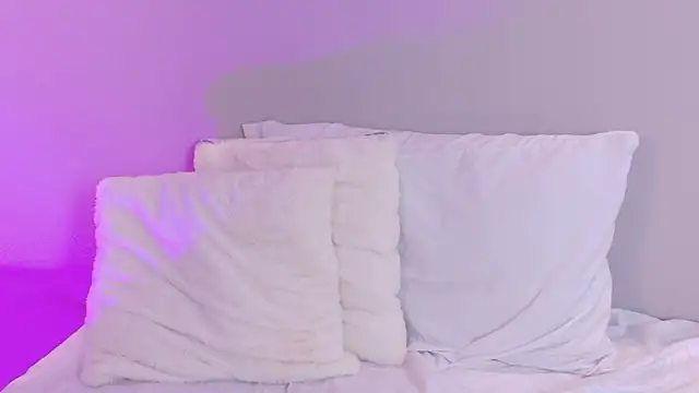 naomiklarc (F teen) - Spread ass