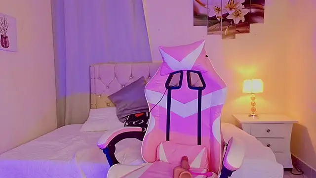 naomifire_ webcam