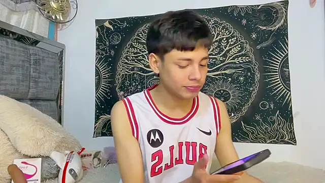 Bldavioro45 - Male webcam sex chat