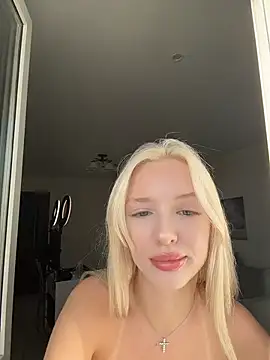 AleksaBlonde webcam