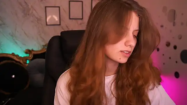CuteeFoxy webcam