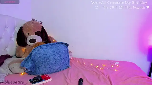 Watch Blue_Petite live on EroticFlix - High definition streams