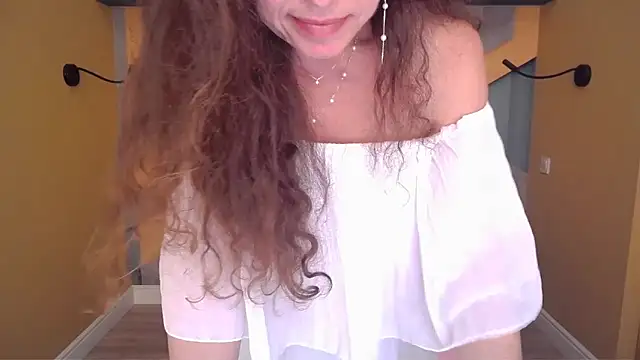 EllaLong webcam